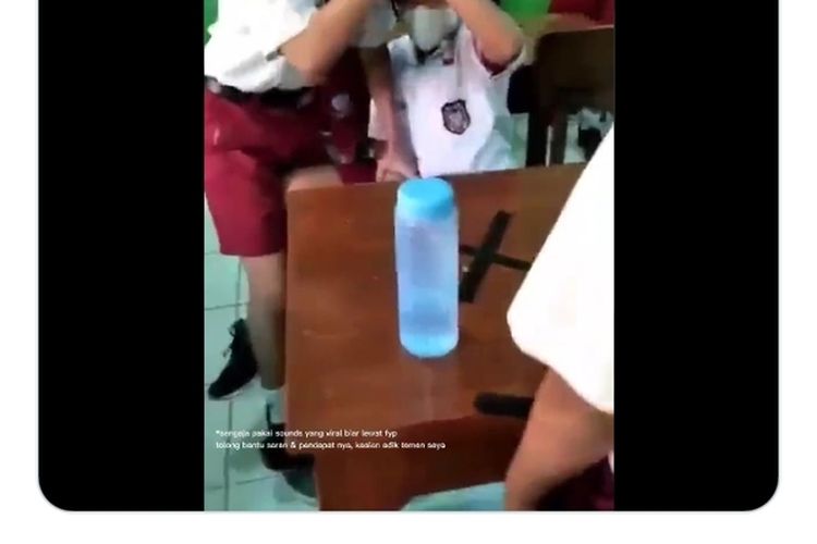 Video amatir yang mendokumentasikan seorang siswa SD di Kabupaten Jepara, Jawa Tengah menerima perlakuan kasar dari beberapa temannya viral di media sosial baru-baru ini.