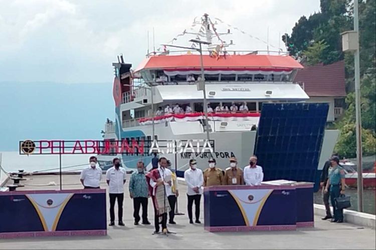 Pelabuhan Ajibata atau Pelabuhan Ferry Ajibata adalah dua pelabuhan paling ramai di Danau Toba dibandingkan pelabuhan lainnya.