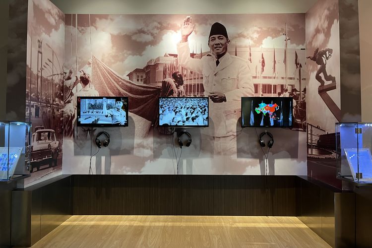 Tayangan audio visual di setiap ruangan profil Presiden RI di Museum Kepresidenan Balai Kirti, Bogor, Jawa Barat, Selasa (24/10/2023).