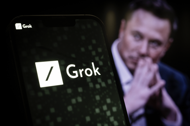 Elon Musk mengecam pengguna X yang menyalahgunakan Grok AI untuk men-generate konten tak senonoh.