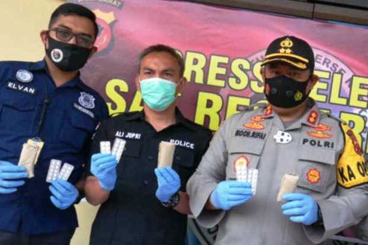 Polres Cianjur mengeskpose kasus peredaran narkoba jenis ganja dan psikotropika yang melibatkan buruh pabrik