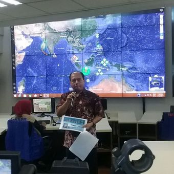 Kepala Pusat Data Informasi dan Humas BNPB Sutopo Purwo Nugroho  dalam konferensi pers di kantor BNPB, Jakarta, Selasa (5/12/2017).