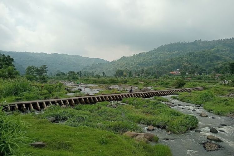 Dam Nagger di Desa Gunung Malang, Kecamatan Suboh, Kabutapen Sitobondo, Jawa Timur. 