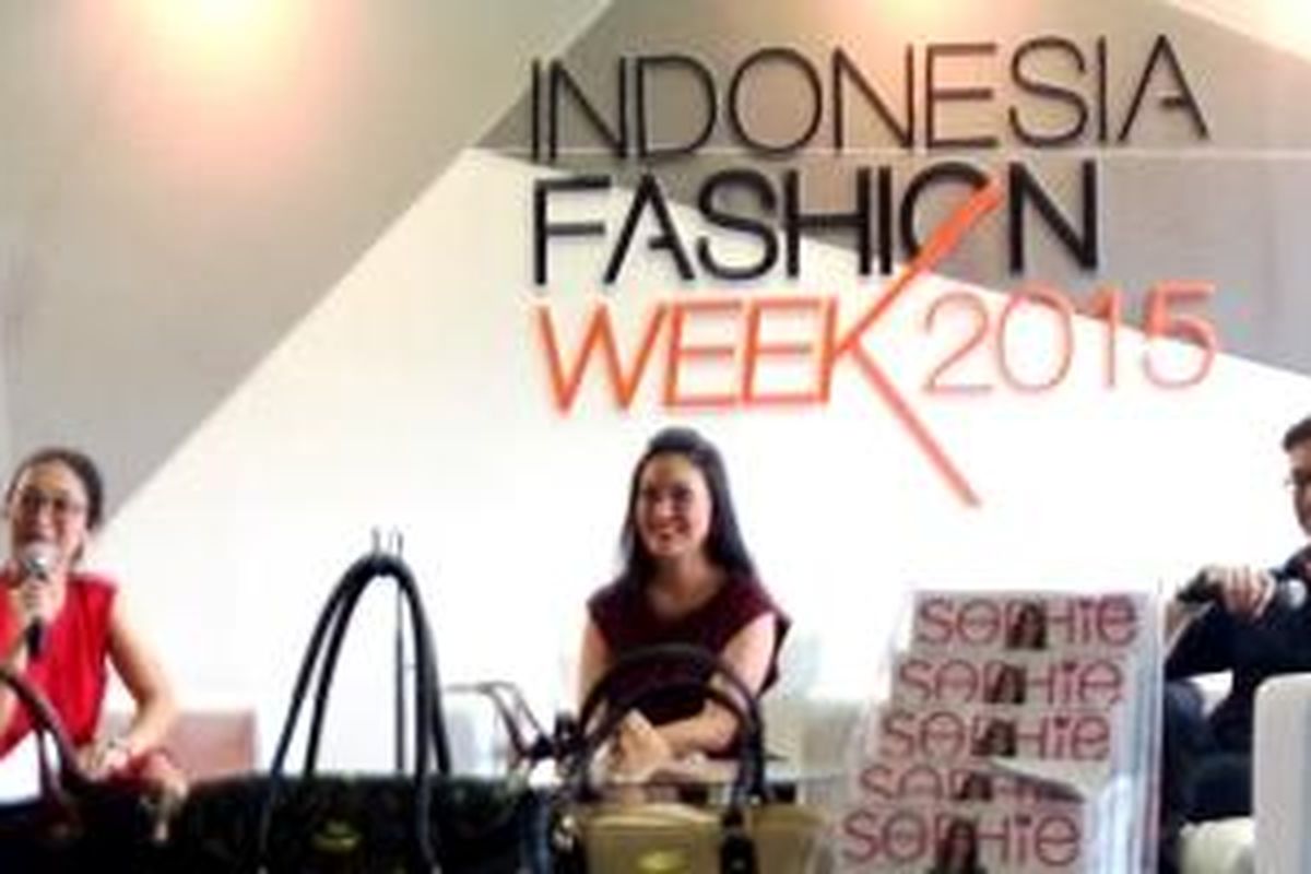 Acara talkshow Mix It, Match It, Style It bersama Sophie Paris, di Indonesia Fashion Week 2015, Jakarta Convention Center.