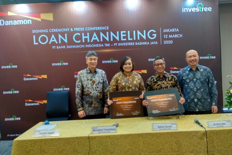 Wakil Direktur Utama Bank Danamon Michellina Triwardhany danCo-Founder & CEO Investree Andrian Gunandi di Jakarta, Kamis (12/3/2020). 