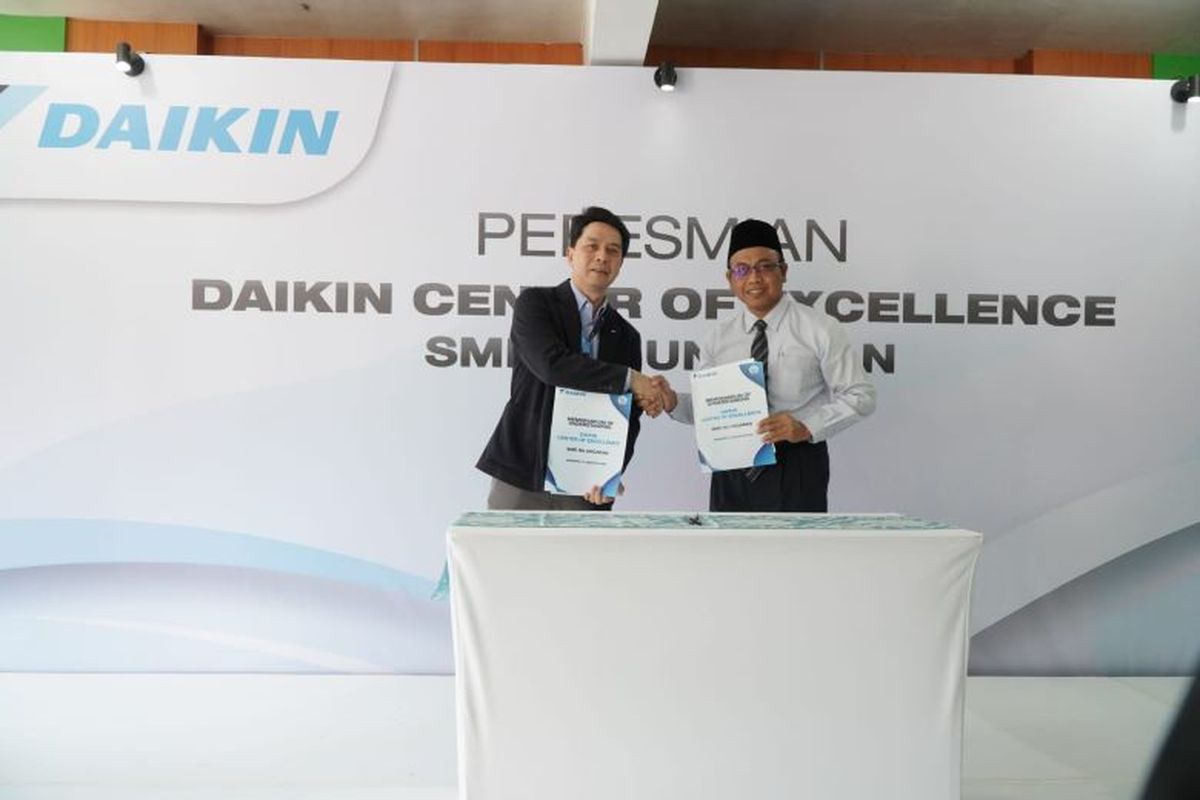 Peresmian DAIKIN Center of Excellence di Sekolah Menengah Kejuruan (SMK) Nahdlatul Ulama Ungaran. 