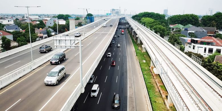 Jalan Tol Layang Sheikh Mohamed Bin Zayed (MBZ) 