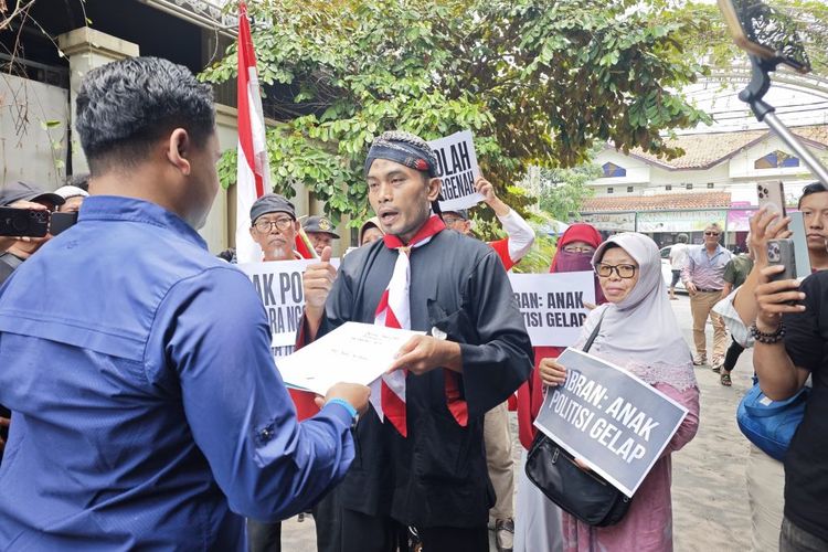 Pejuang Merah Putih Indonesia Datangi Kediaman Jokowi, Mau Apa?