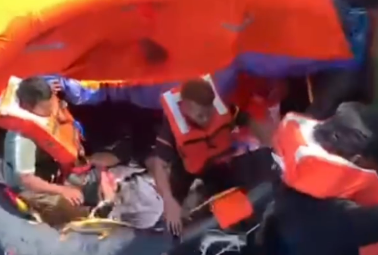 Sempat Terkendala Ombak Tinggi, 7 ABK Kapal Pelni yang Mati Mesin Dievakuasi