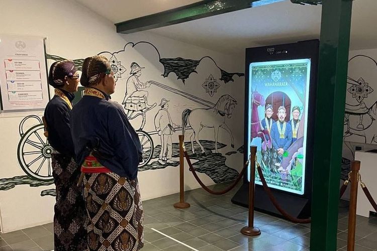  Museum Kereta Karaton Yogyakarta yang baru dibuka kembali pada Selasa (18/7/2023) dengan fasilitas teknologi virtual. 