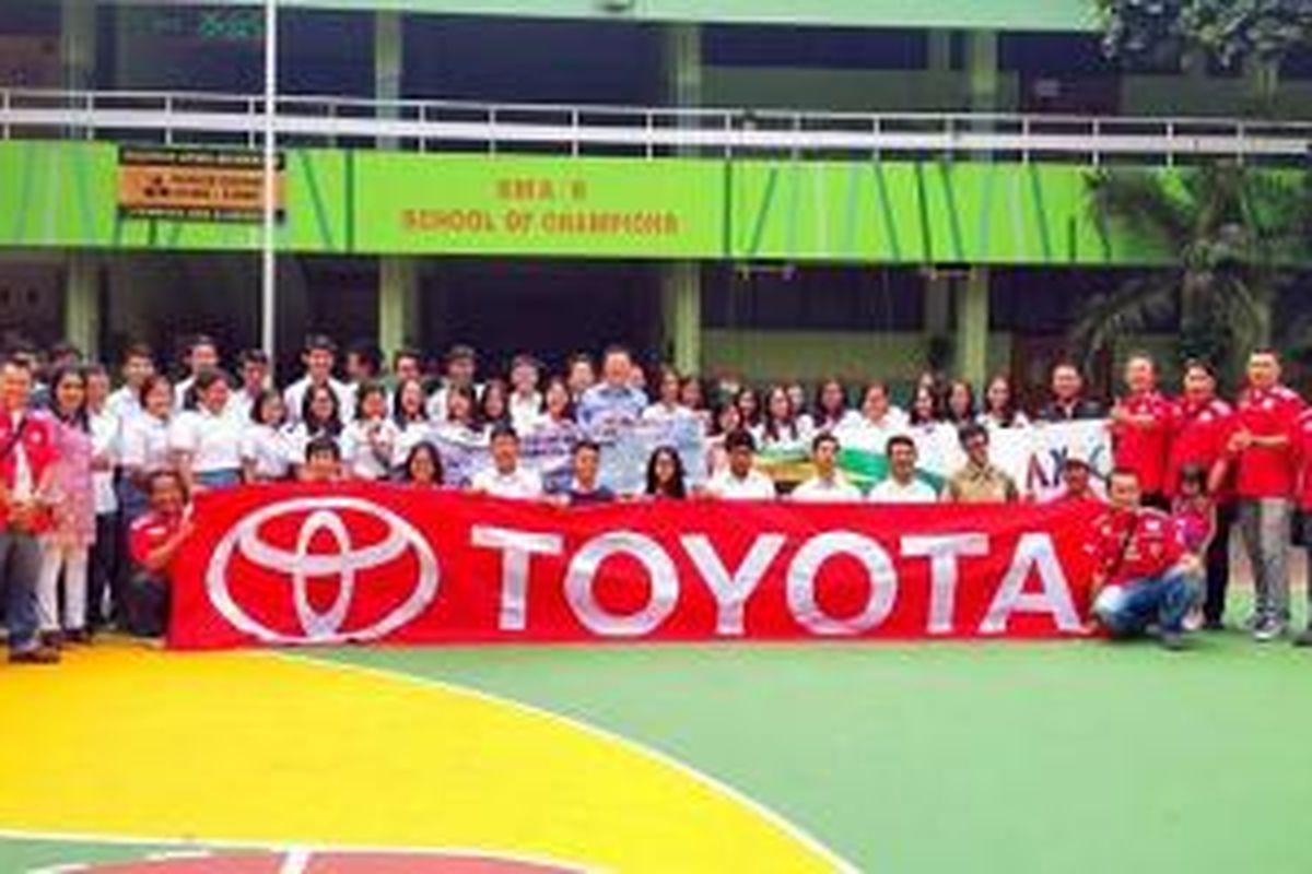 Komunitas Avanza mampir ke SMA 6 Jakarta