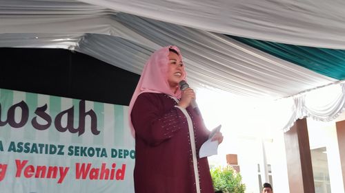 Yenny Wahid Selipkan Pesan Pilih Ganjar-Mahfud Saat Hadiri Hadiri Istigasah di Depok