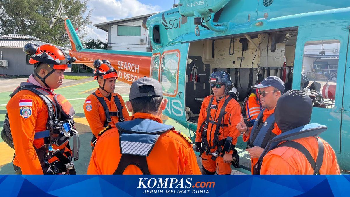 KMP Putri Yasmin terbakar di laut Selat Lombok