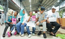 Jasa Raharja Berangkatkan 6 Pemudik Disabilitas Moda Kereta Api ke Sejumlah Daerah 