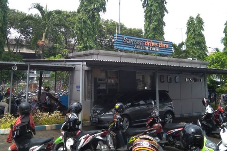 Cara bayar pajak motor melalui layanan Samsat Drive Thru serta dokumen persyaratan yang perlu disiapkan