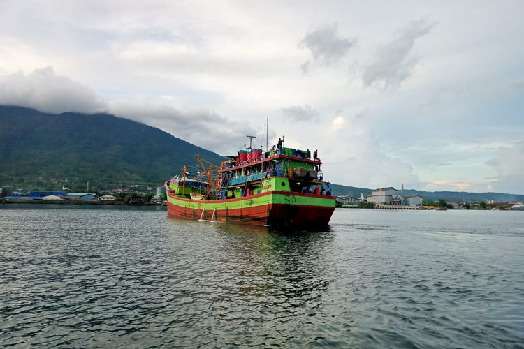 KM Dewata Samudra III yang hilang kontak di Perairan Pulau Fani Raja Ampat