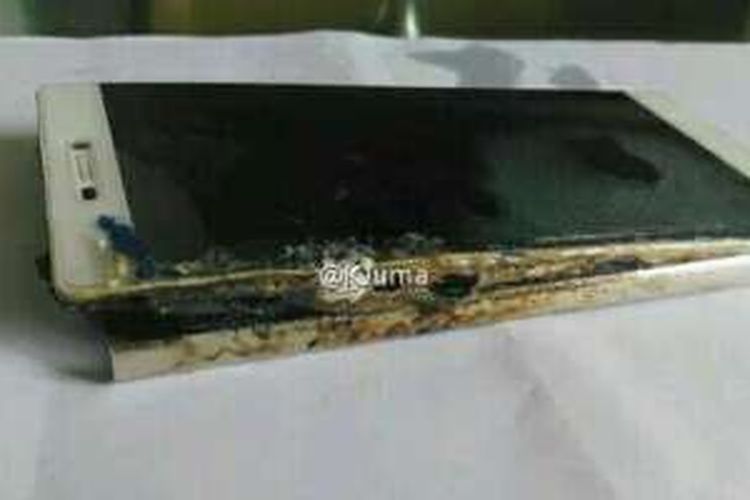 Ponsel terbakar di China yang diduga merupakan Huawei P8.