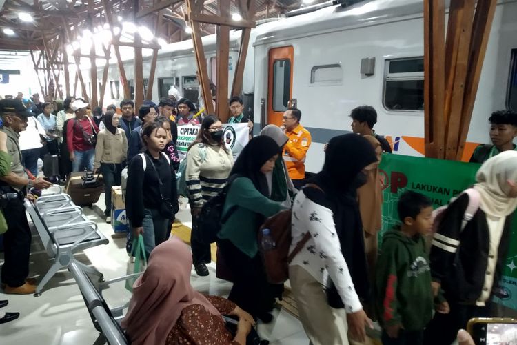 39.234 Penumpang KA Padati Stasiun Blitar dalam 24 Hari Libur Panjang Sekolah