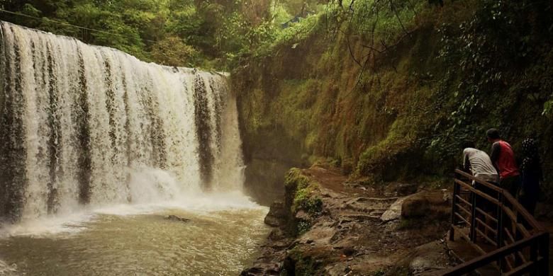 Air Terjun Temam, Lubuk Linggau, Sumatera Selatan.