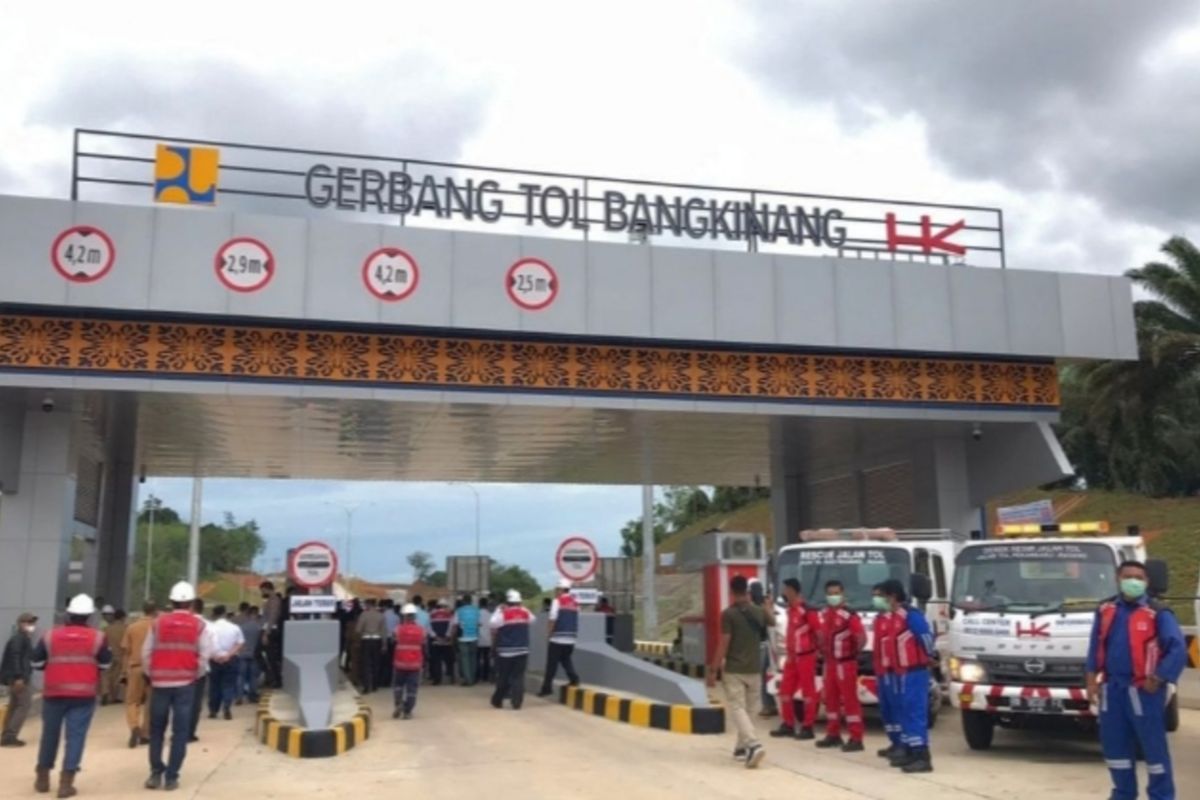 Gerbang jalan tol Pekanbaru-Bangkinang di Kabupaten Kampar, Riau.