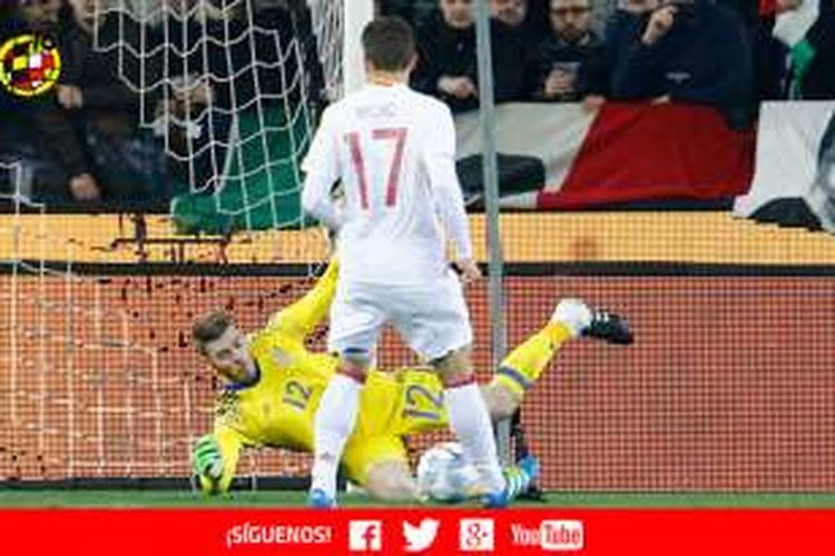 David De Gea tampil gemilang pada laga persahabatan antara Italia dan Spanyol di Udine, Kamis (24/3/2016).
