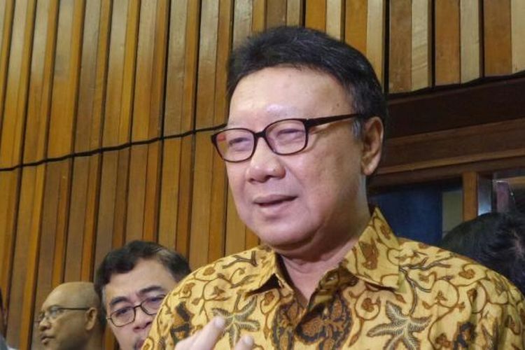 Menteri Dalam Negeri Tjahjo Kumolo di Kompleks Parlemen, Senayan, Jakarta, Rabu (23/11/2016)