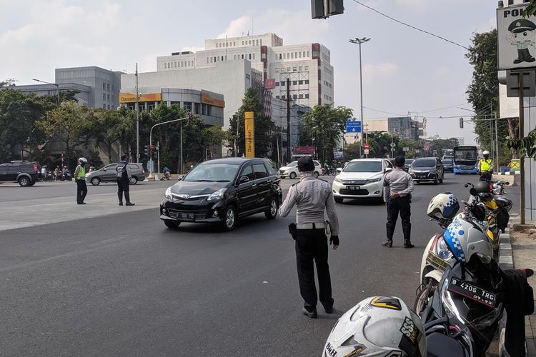 Sosialisasi Perluasan Ganjil Genap di Jalan Gunung Sahari, Pademangan, Jakarta Utara