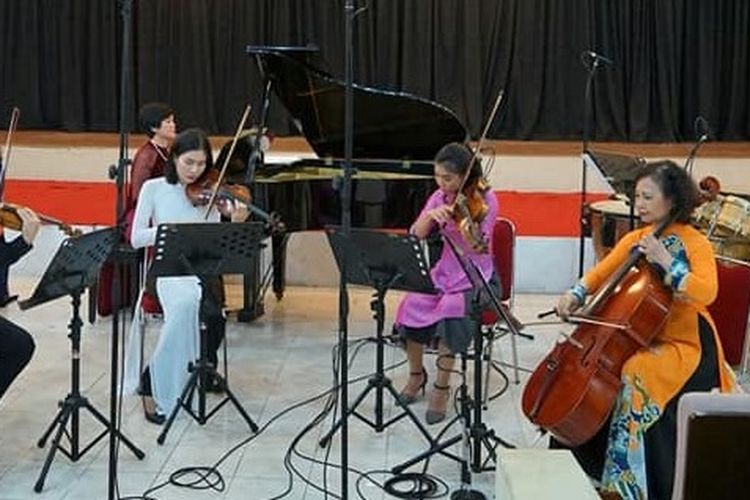 Institut Seni Indonesia (ISI) Yogyakarta menghadirkan kelompok musik ?Hanoi New Music Ensemble? dari Vietnam datang ke Yogyakarta dan menggelar konser musik di Concert Hall Pascasarjana pada Jumat (19/7/2019).
