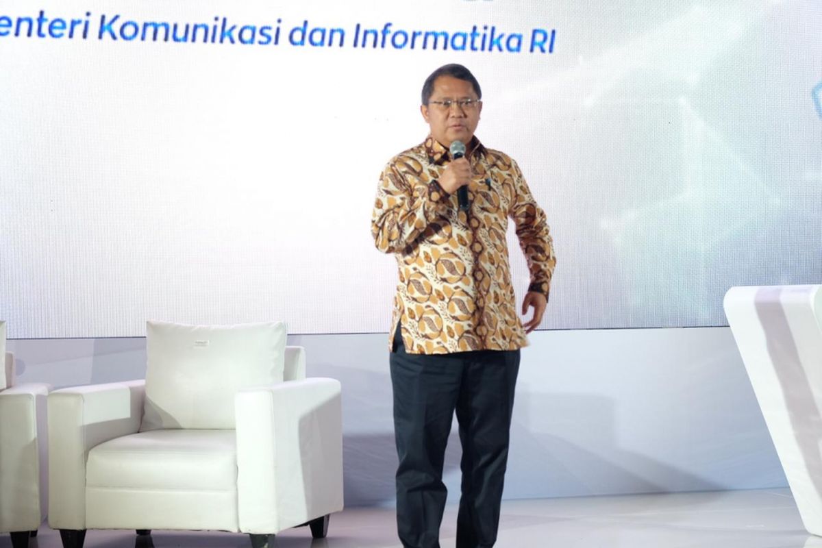 Menkominfo Rudiantara dalam Pembangunan Proyek Jaringan Komunikasi Kabel Laut Australia-Indonesia-Singapura di Hotel Ritz Carlton, Jakarta, Senin (11/12/2017)
