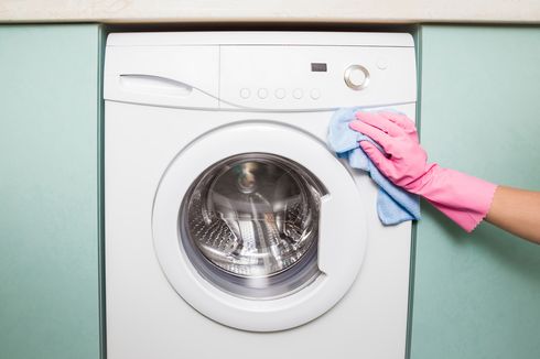 Cara Membersihkan Mesin Cuci Satu Tabung Bukaan Depan