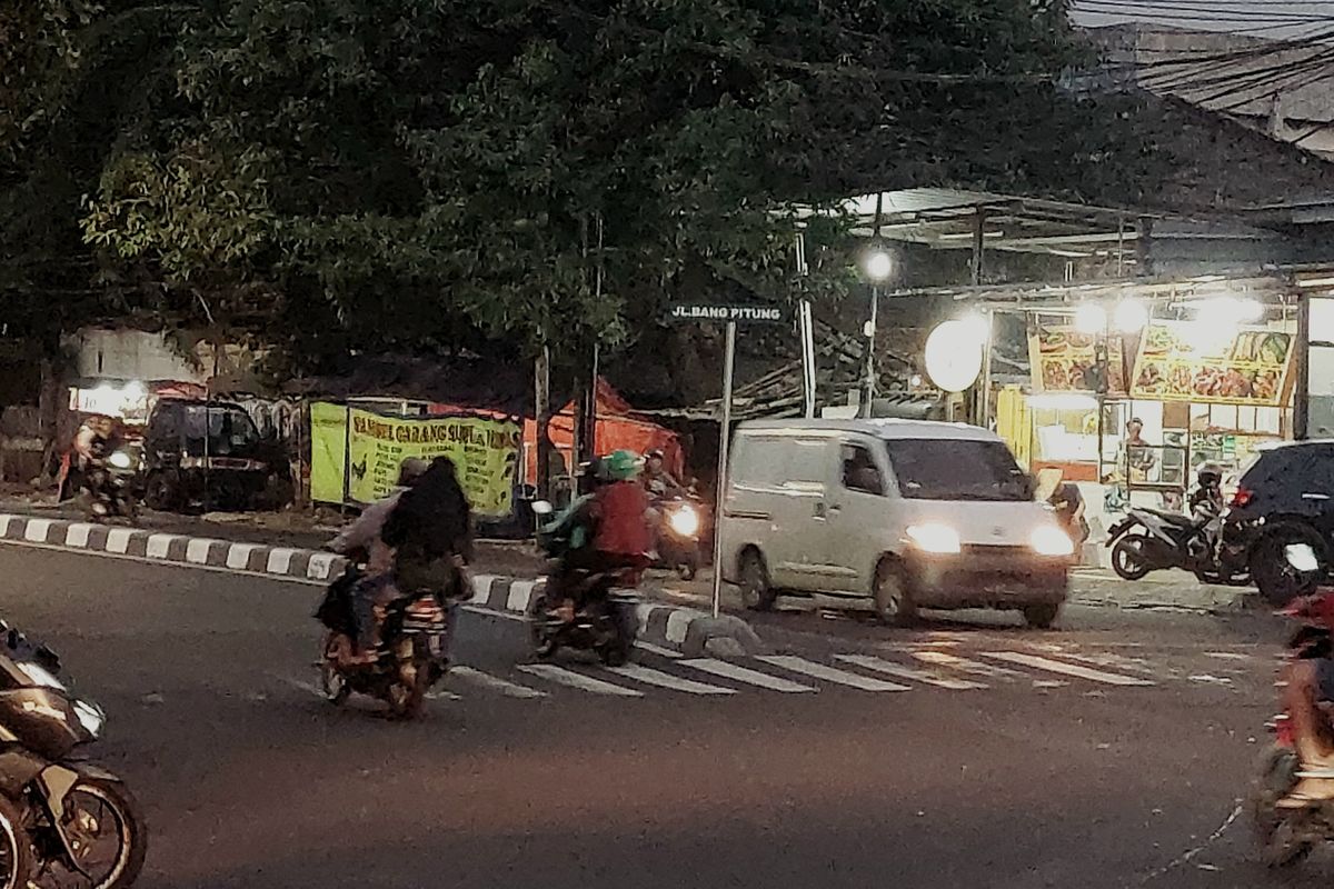 Jalan Bang Pitung kini telah resmi menggantikan Jalan Raya Kebayoran Lama yang menjadi perbatasan antara Jakarta Selatan dan Jakarta Barat itu. 