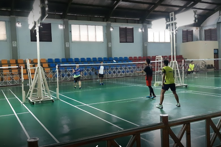 Lapangan Badminton di GOR Johar Baru