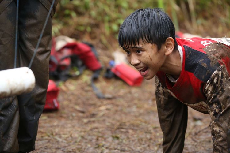 Sebanyak 109 atlet bulutangkis yang berusia di bawah 15 tahun dari akademi PB Djarum mengikuti kegiatan Outbound PB Djarum 2018 di Cikole Bandung, Jawa Barat, Senin (26/02/2018). Bakti Olahraga Djarum Foundation mengadakan acara ini untuk membangun karakter, mental dan fisik para atlet muda yang berada di akademi PB Djarum.