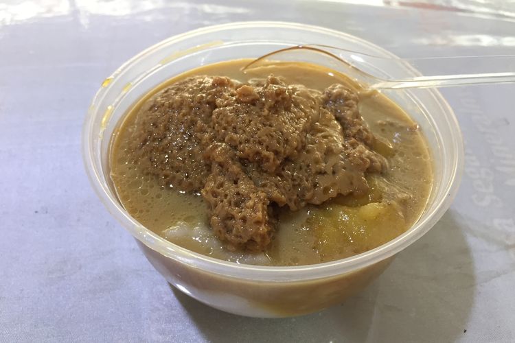 Salah satu jajanan dari tanah minang, bubur kampui. 