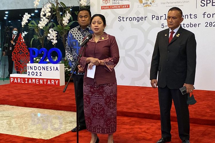 Ketua DPR Puan Maharani saat konferensi pers penutupan P20 di Kompleks Parlemen Senayan, Jakarta, Jumat (7/10/2022).