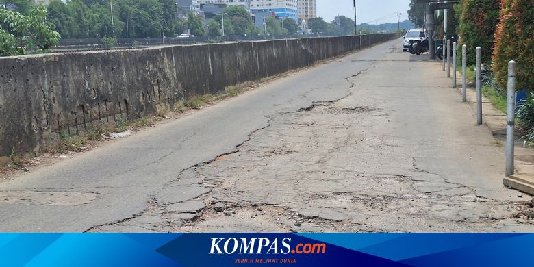 Jalan di Teluk Gong Jakut Rusak Parah dan Retak