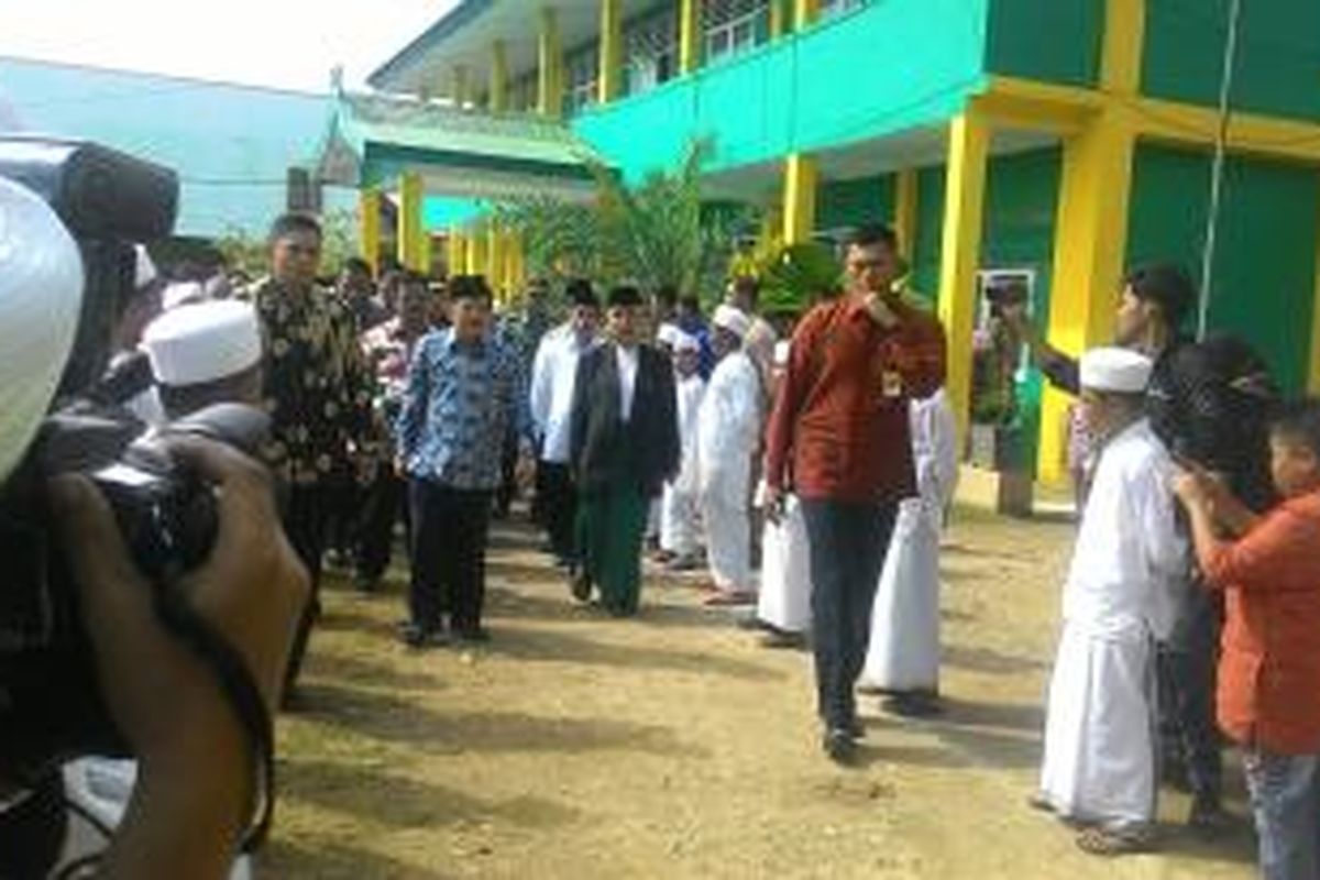 Wakil Presiden Jusuf Kalla Saat Mengunjungi Pondok Pesantren Nahdatul Ulum di Maros, Sulawesi Selatan, Minggu (7/6/2015).