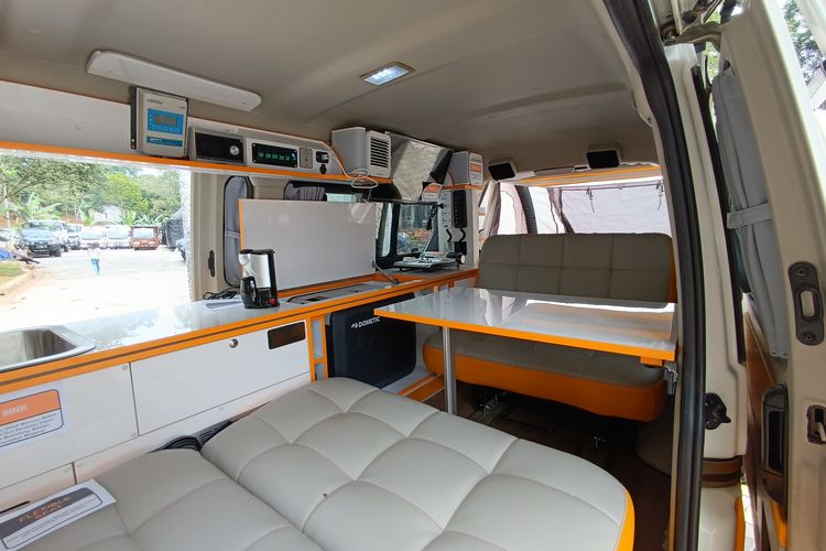 Kabin DFSK Campervan buatan Karoseri Delima Mandiri