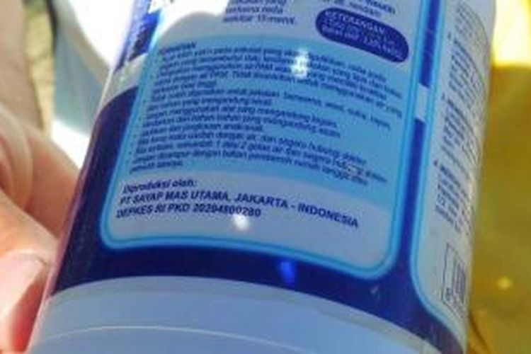 Warga Pulau Reunion menemukan botol produk kebersihan dari Indonesia yang terdampar di pesisir pulau itu. Diduga botol ini berasal dari pesawat Malaysia Airlines MH370 yang hilang setahun lalu.