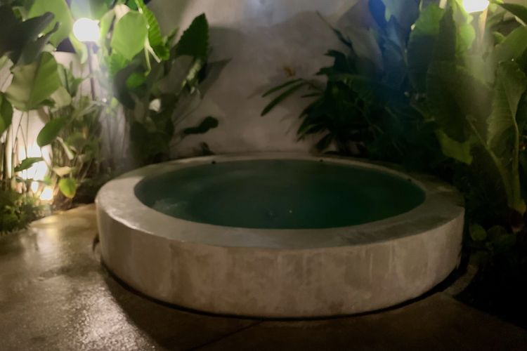 Nagara Hot Spring Experience, kolam air panas di Garut, Jawa Barat.