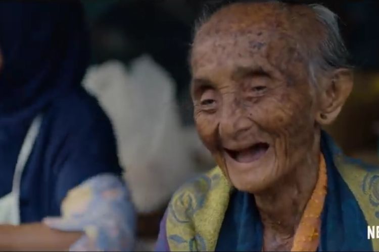 Street Food Asia mengangkat kisah Mbah Lindu dari Yogyakarta, Indonesia, yang berumur 100 tahun dan tak pernah mengganti resep andalannya sejak pertama berjualan. Setiap makanan di serial ini memiliki kisah yang sama uniknya dengan para pembuatnya.