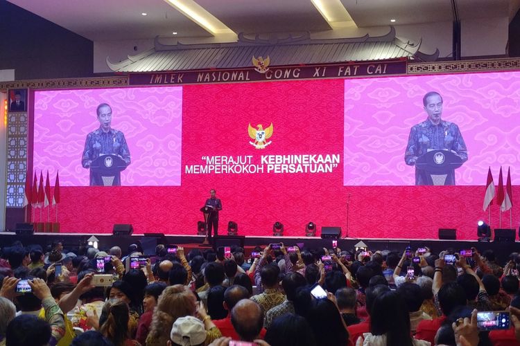 Presiden Joko Widodo menghadiri perayaan Imlek Nasional di Jakarta International Expo Kemayoran, Jakarta, Kamis (7/2/2019). 