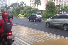 Hendak Menyeberang Jalan MH Thamrin, Mahasiswi Terhantam Taksi