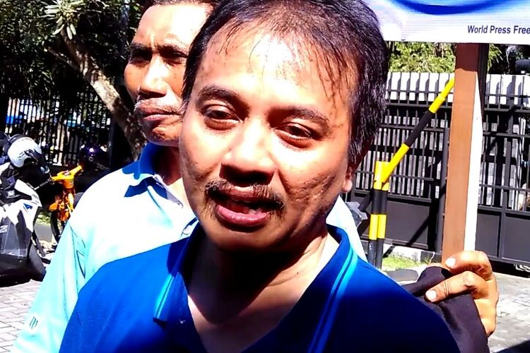 Roy Suryo saat berada di Mataram, Minggu (7/5/2017)