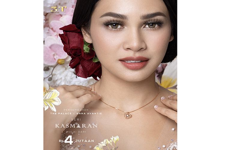 Perhiasan berlian Seri Kasmaran merupakan hasil kolaborasi The Palace Jeweler dengan maestro fesyen Indonesia, Anne Avantie. 
