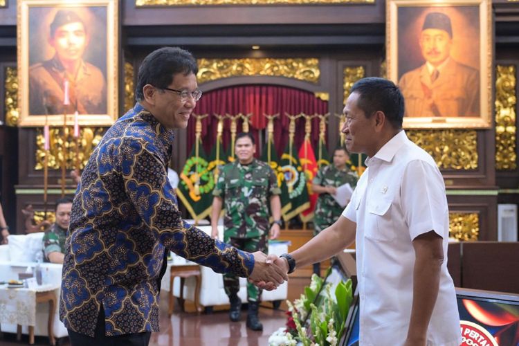 Menkeu Purbaya beberapa kali terlihat mengenakan batik dengan motif serupa, yakni gonggong dan truntum. Ternyata ini maknanya menurut pakar.