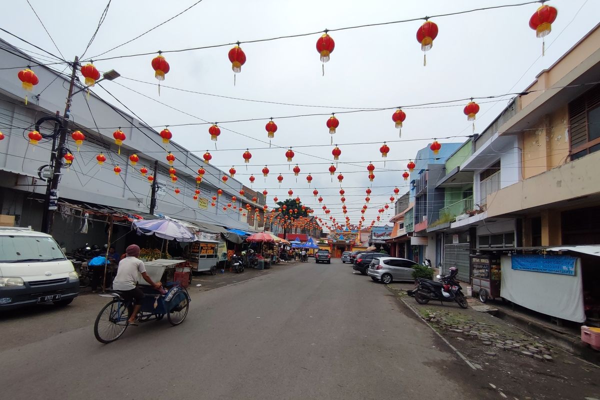 UMR Cirebon 2023 atau UMK Cirebon tahun ini naik, baik UMR Kota Cirebon maupun gaji UMR Cirebon Kabupaten.