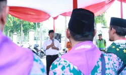 Hendrar Prihadi Berangkatkan Calon Jamaah Haji
