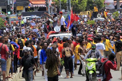 Kerusuhan Manokwari, Gubernur Papua Sampaikan Permintaan Maaf Khofifah kepada Demonstran