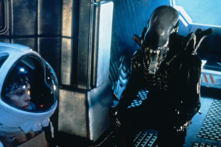 Salah satu adegan menegangkan dalam film Alien.